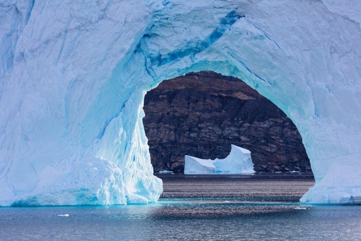 Iceberg gatein Scoresby Sound